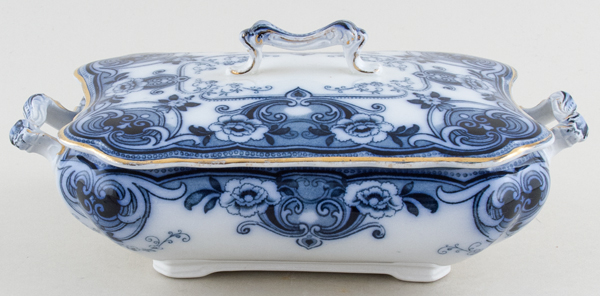 Vegetable Dish with cover c1910